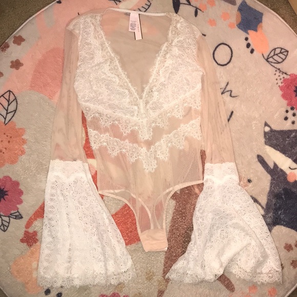 VS boho chantilly lace long sleeve teddy bodysuit - Picture 5 of 8